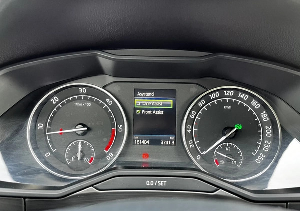 Skoda Superb cena 93000 przebieg: 162000, rok produkcji 2017 z Żory małe 191